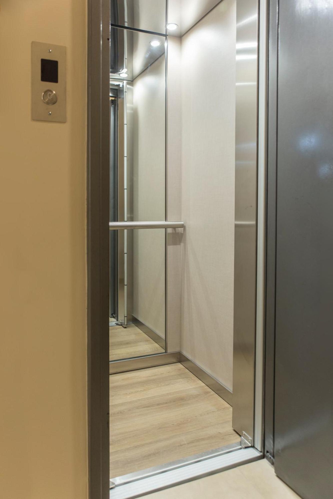 Living Stone Condo Hotel Афины Экстерьер фото